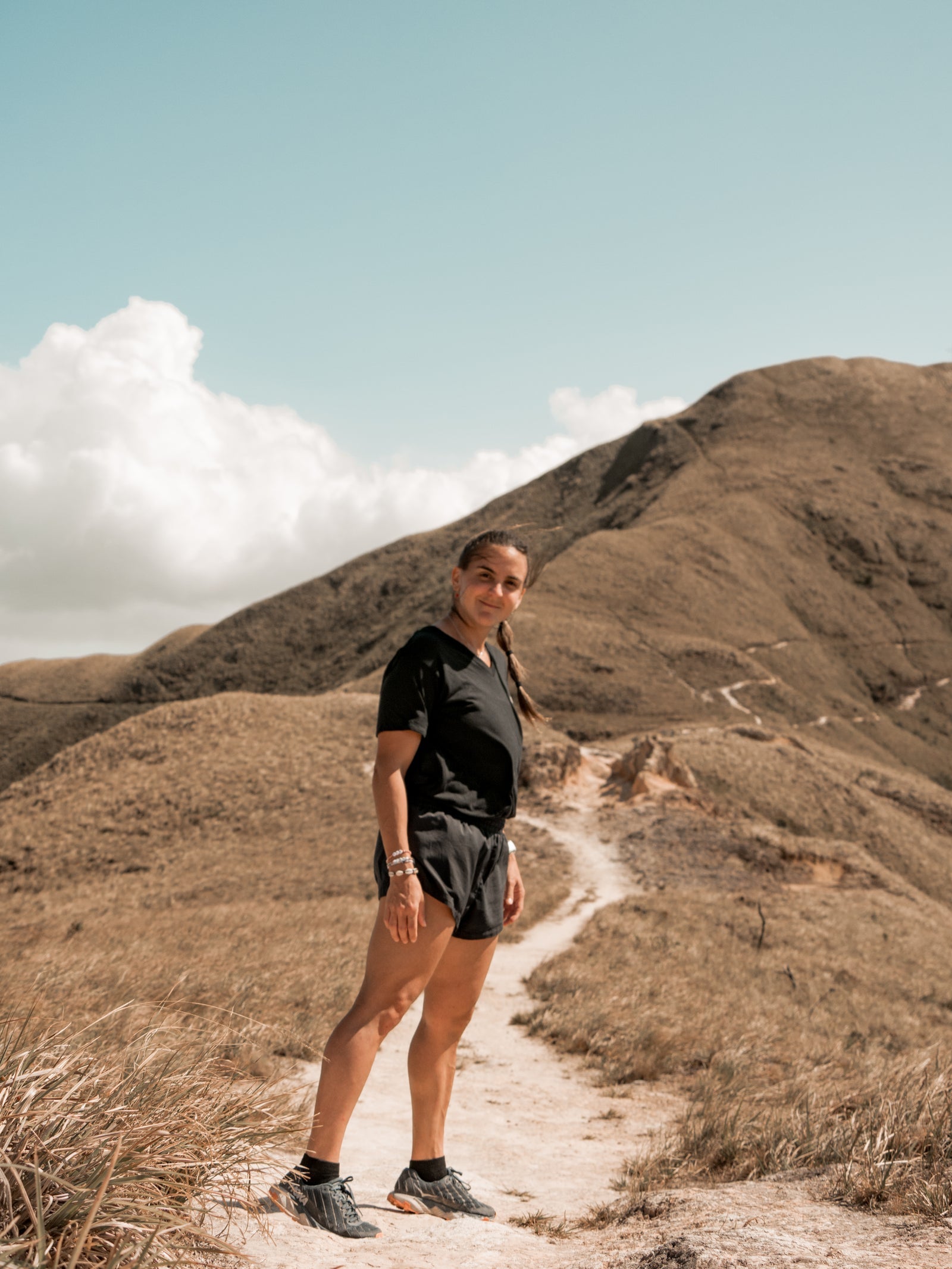 Una caminata con Istmo entre montañas